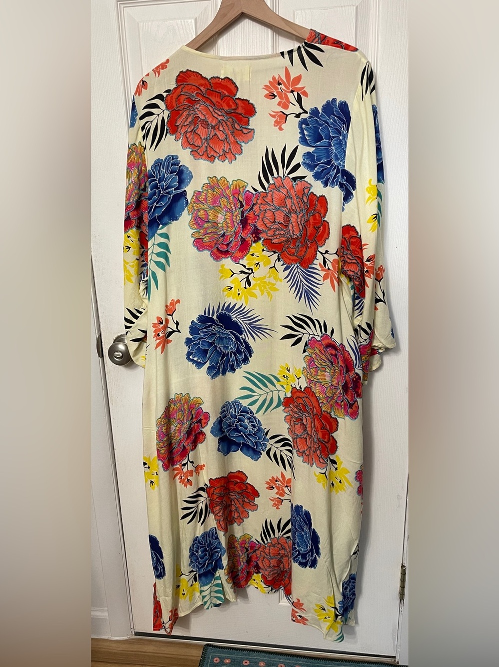 Rhea Floral Cream Kimono Duster Lightweight Women’s 100% Viscose NWT Size L/XL - Picture 10 of 11